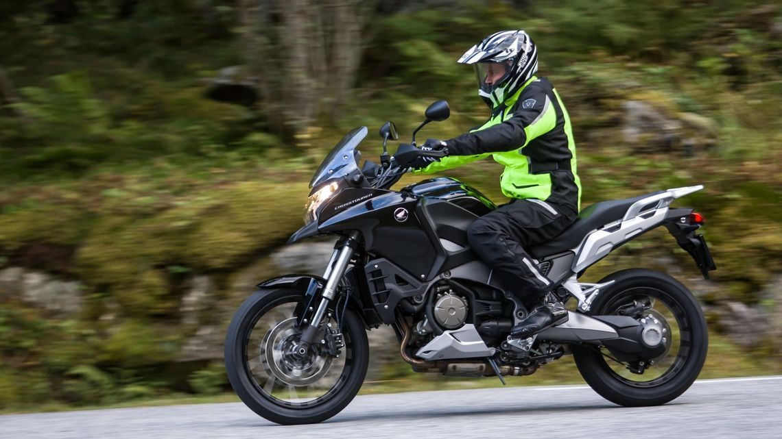 Motorcycle handlebar vibrations are felt most strongly at the handlebars