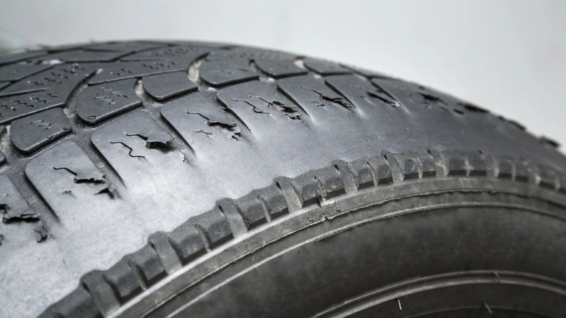 ck0mjnzj2006h0jl97sciqo25 legal tyre small
