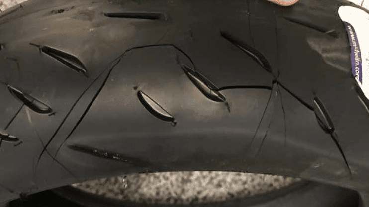 clmqil2rm28c501hhtxjvdz1r broken tyre max