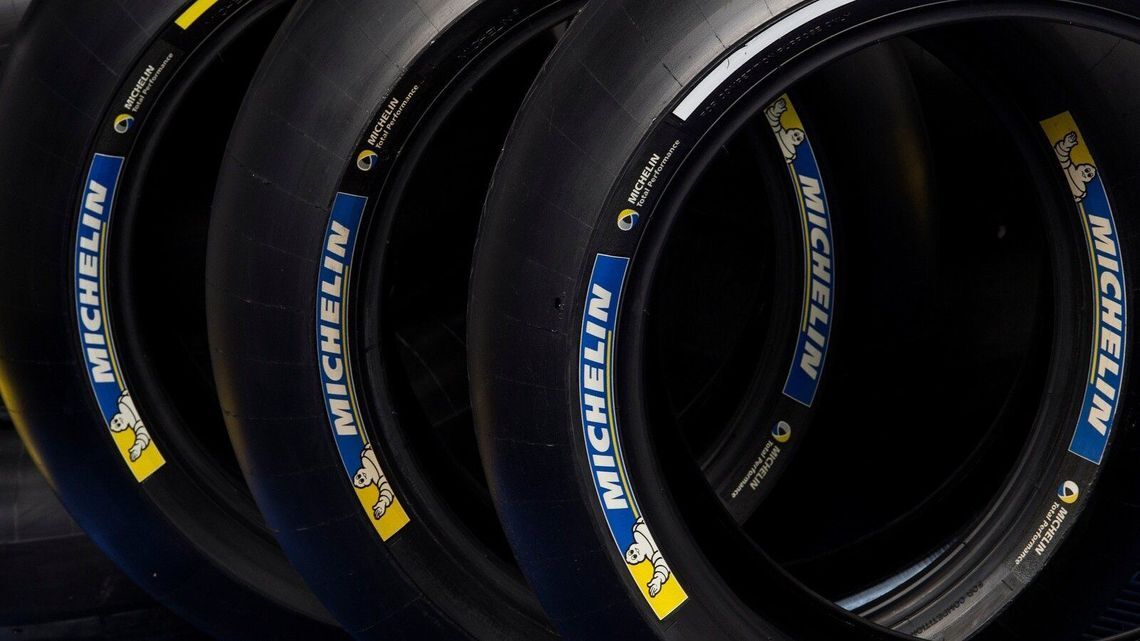 2016: 17-INCH TYRES are now used in MotoGP™
