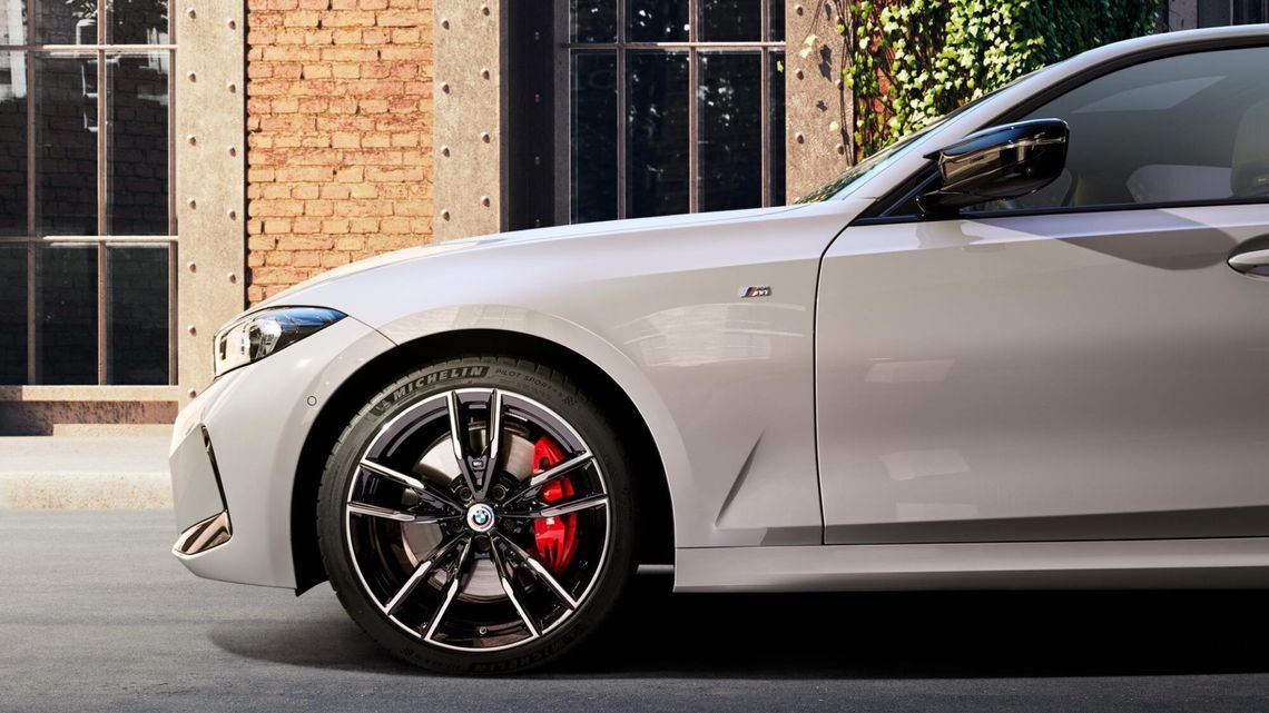 Star-marked BMW tyres & MICHELIN