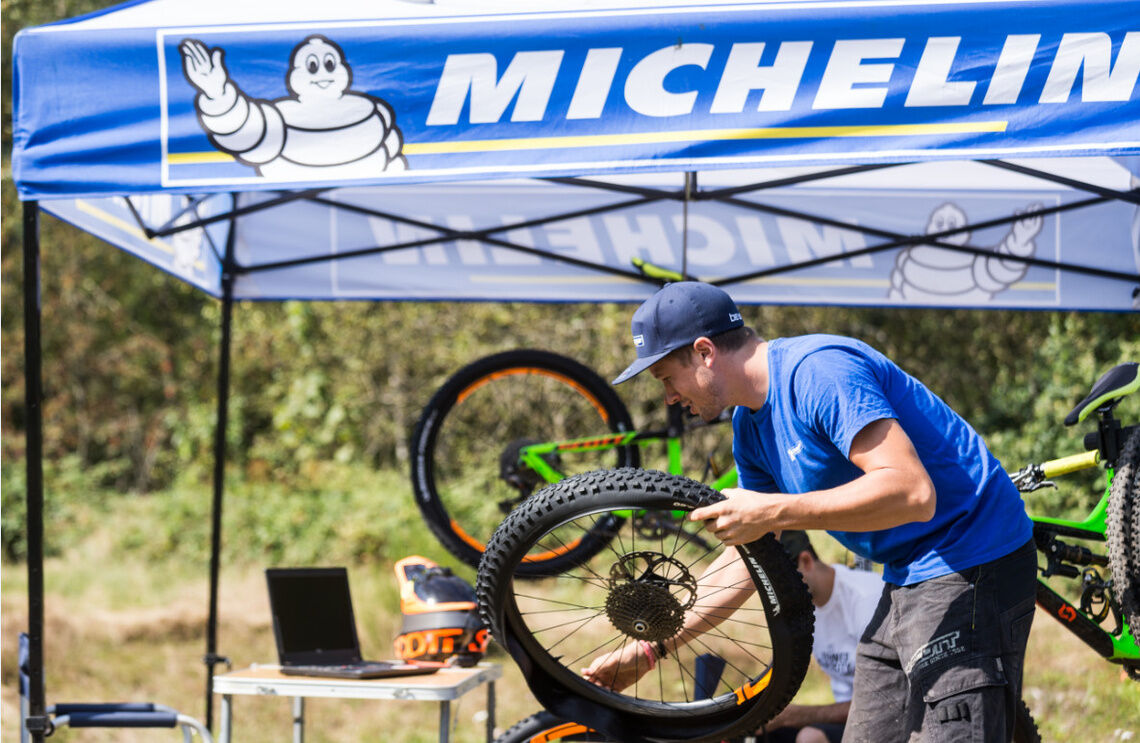 Bicicleta Edito bike consejos y asesoramiento fitting a tubeless tire visual