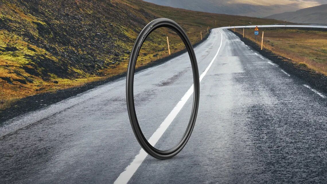 clptkcqsf32uq01o35vfu00uv bi 32 tire michelin lithion3 performance line en us features and benefits 1 nosignature 16 slash 9 max