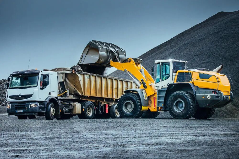 ウォームアップウェア Michelin Earthmover 20-Year Anniversary MICHELIN Earthmover tires