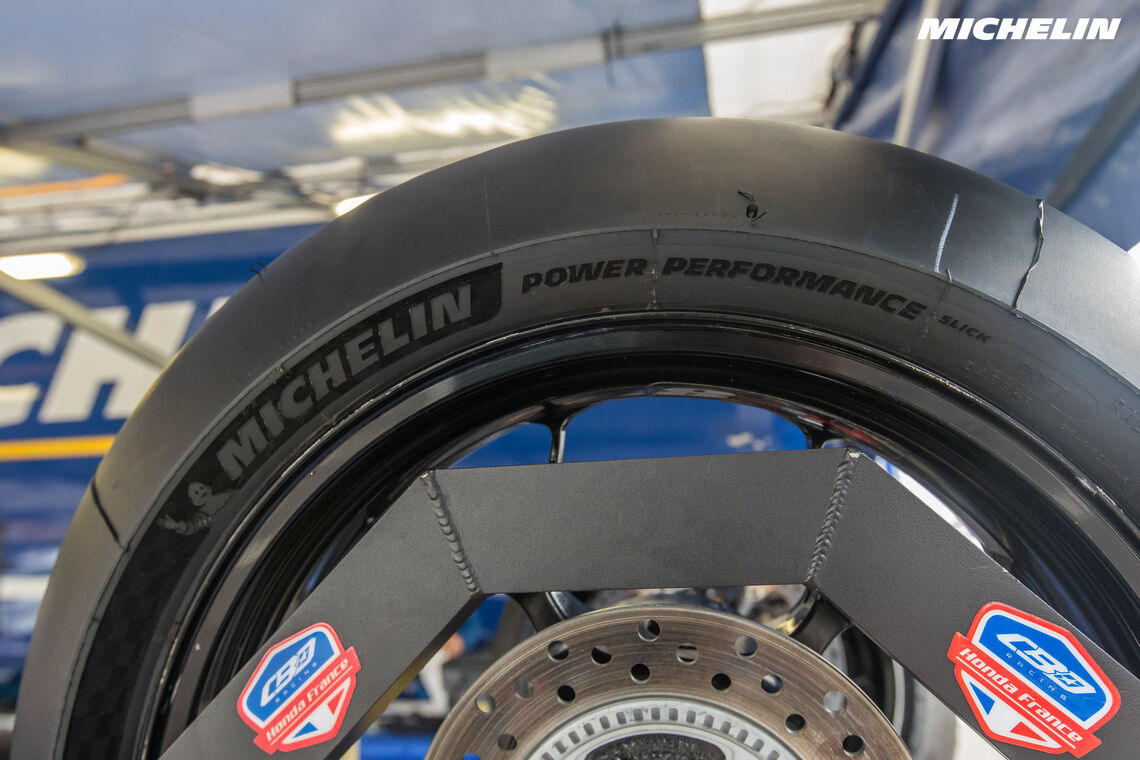 MICHELIN Power Performance tyres  should not be handled at temperatures lower than 10°C