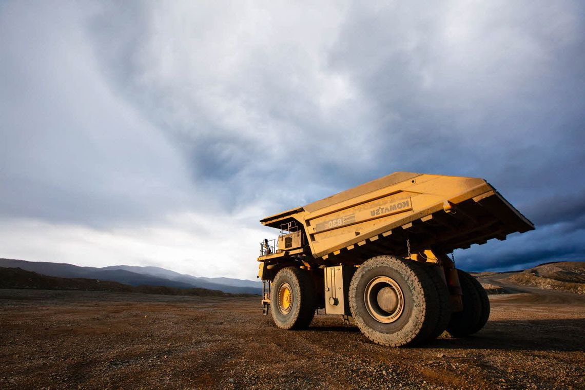 cjn4thx303tnr0iqyy6hh0e1a mining background max