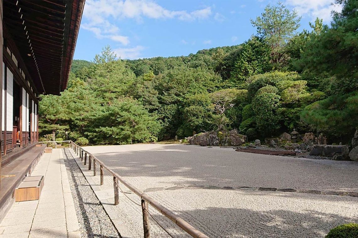 枯山水庭園「鶴亀の庭」