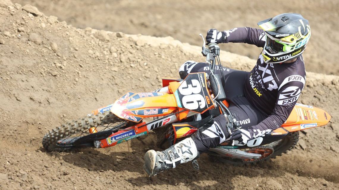 オートバイ用ヘルメットは自分の活動に特化したモデルを選択してください。