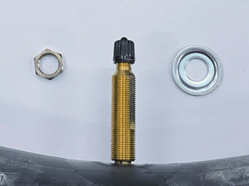 cl0iwbq3j0ffd01nvr0kx1dxg classic tyres tubes valves 12 max