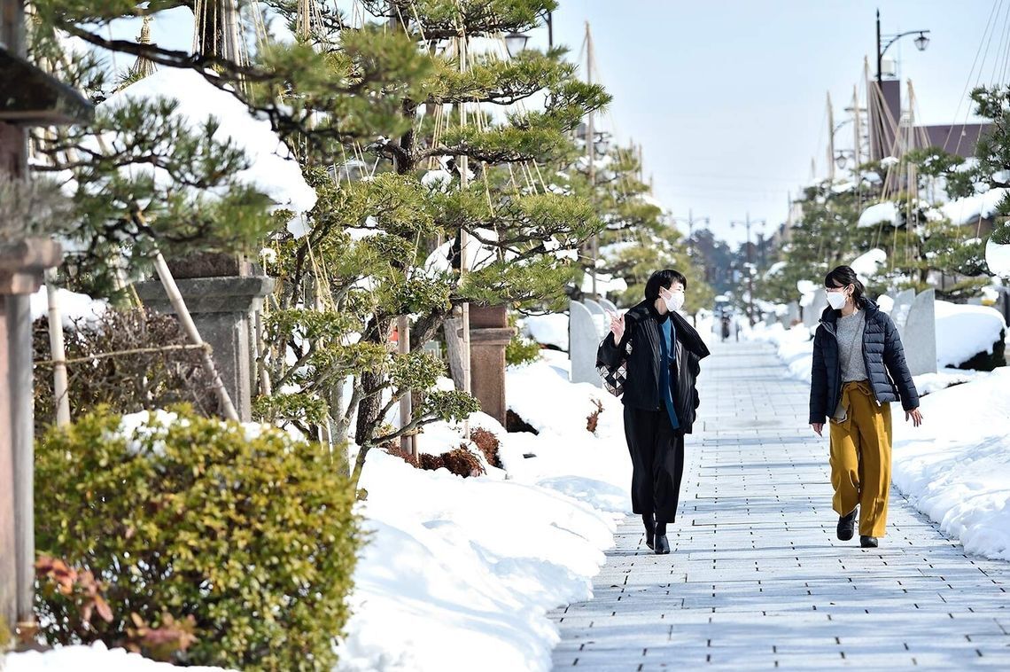 国宝 高岡山瑞龍寺、870mの参道「八丁道」