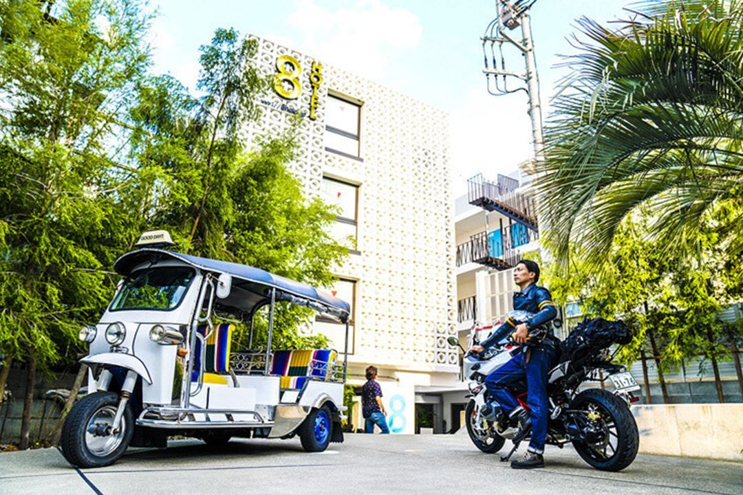 トゥクトゥクでの無料送迎サービスもある『8HOTEL茅ヶ崎』