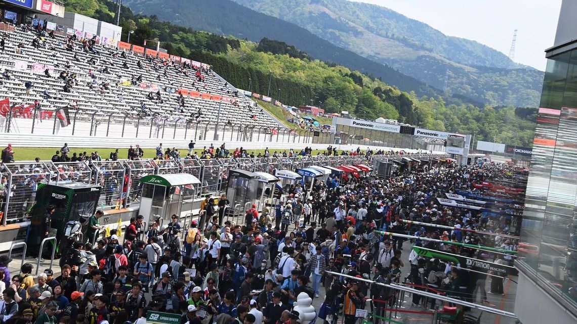 cmag89mfe09fz01iw6w9e00it supergt 2025 rd2 02