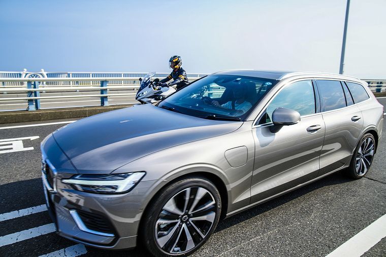 VOLVO V60 Recharge T6 AWD plug-in hybrid