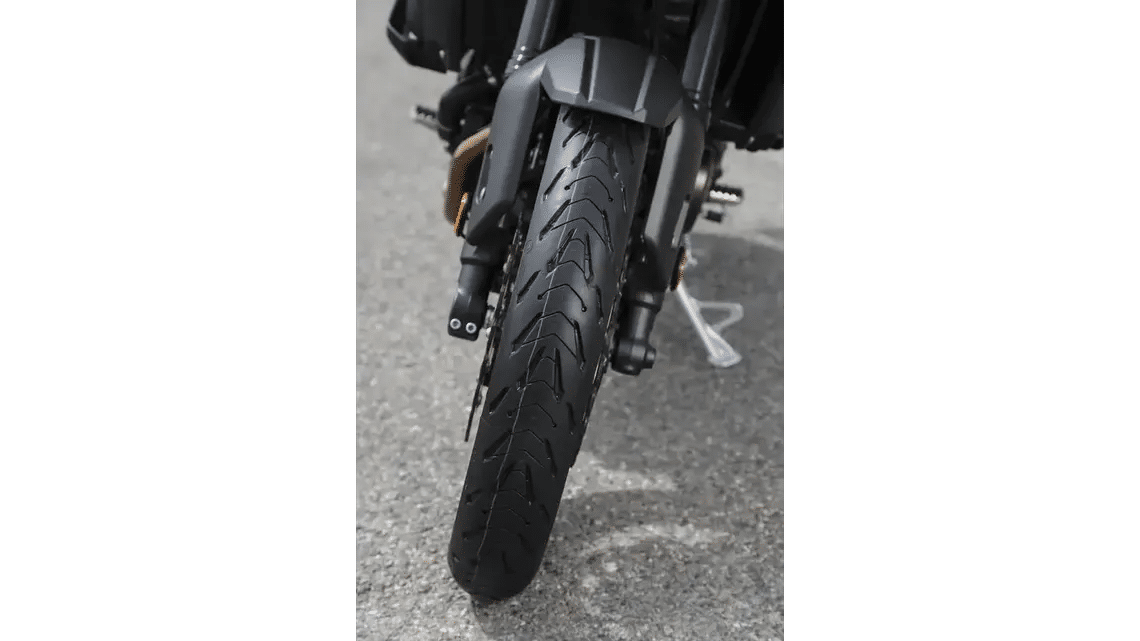 clfqmol891f8q01mfpgstedde michelin photo road5 trail close up 2018 004 two thirds