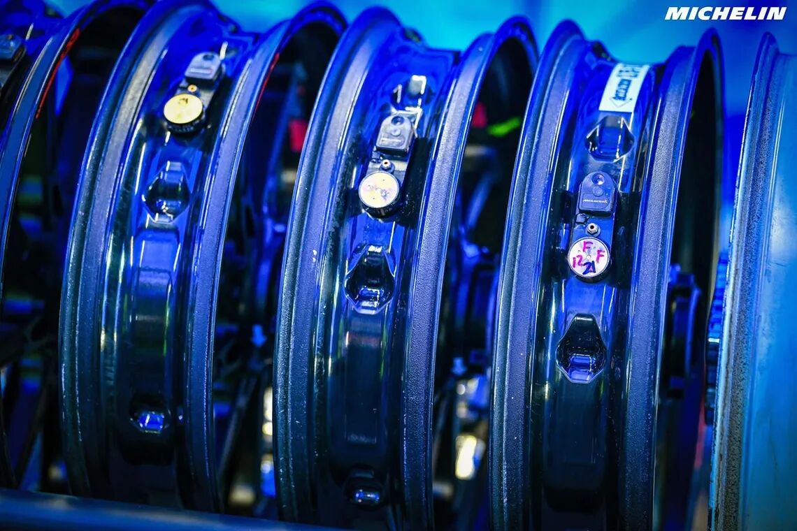 cm1r8oezf00gv01kngw1v4v3r 2w tips 02 009 max