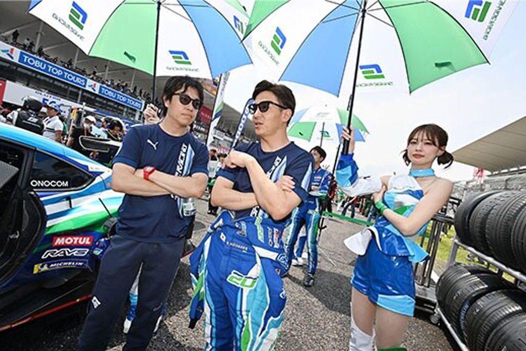 magazine motorsport supergt intro4 04