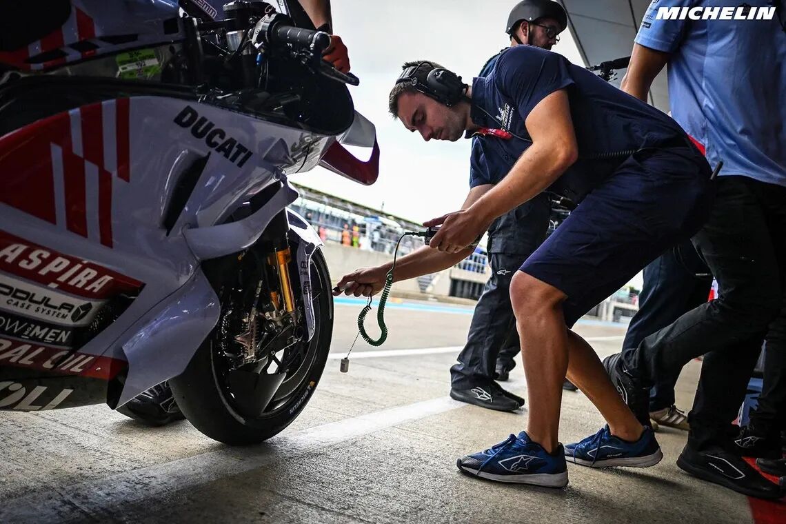 cm1r9m1k500q401l1n8ij27sf 2w tips 02 012 full