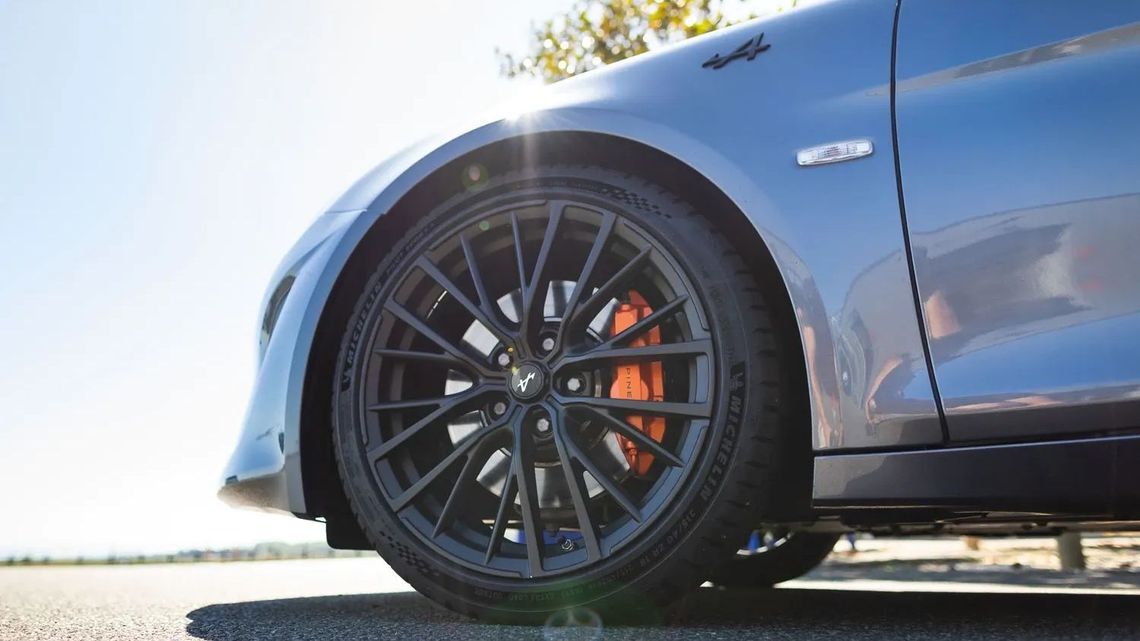 cm8ffwevx00ck01jwlkmd6gjr 02 pilot sport 5 max