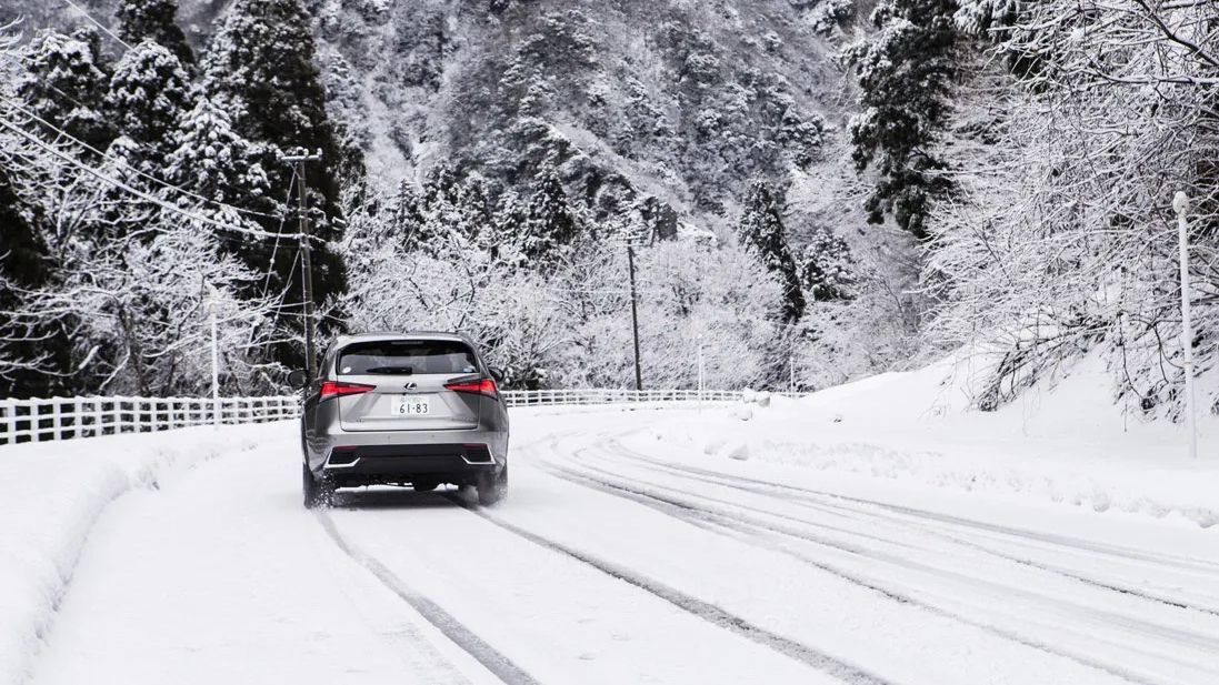 cjoqlaa14b5a90ope8brq0z4b mem hokuriku snowroadjpg max