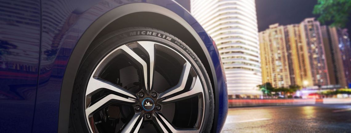 clyftqbsc02ik01qfi00i5am4 4w 482 tire michelin pilot sport ev en product in context 1 nosignature 16 slash 9 max