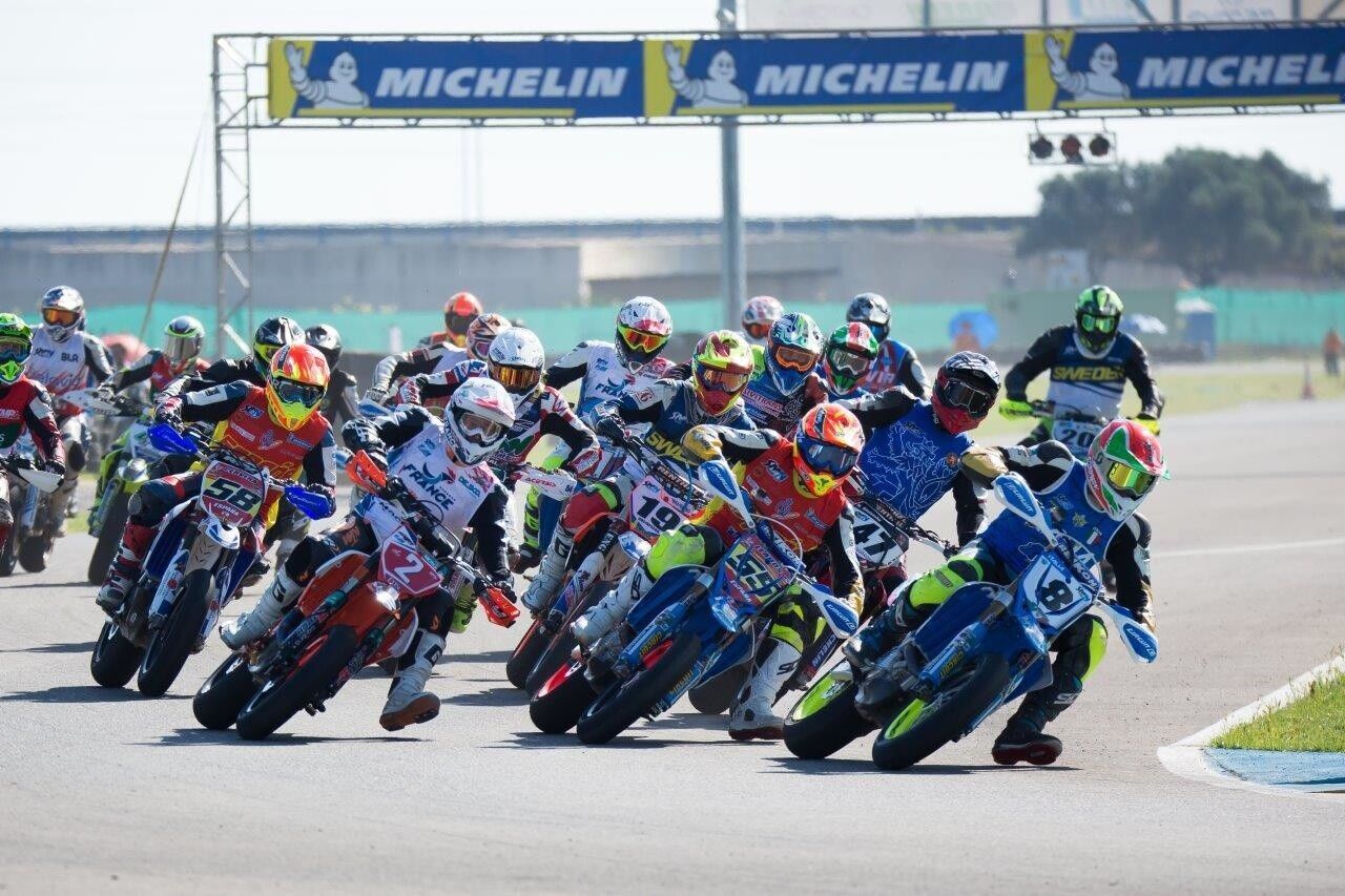 cjnoabyzq8two0ill32itmskw michelin motorbike supermoto max