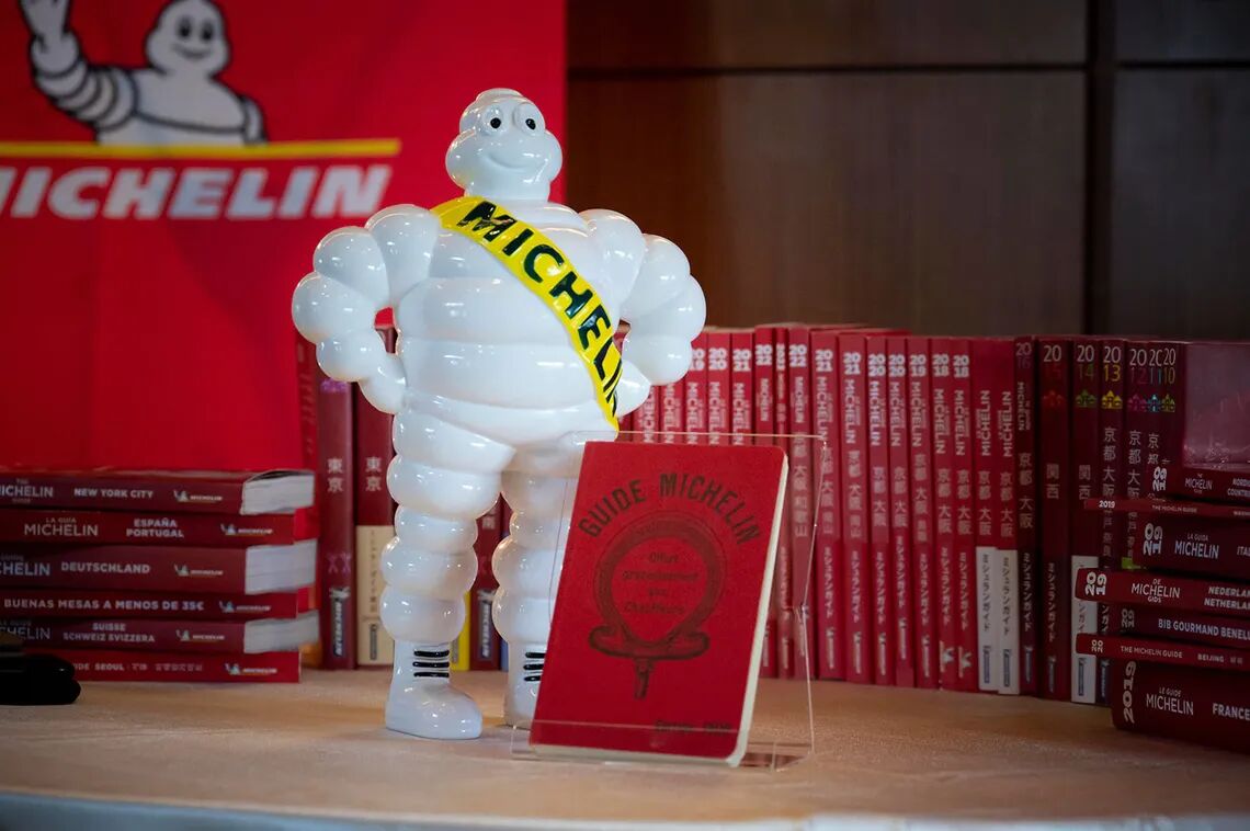 cldxy38v70r3q01nnsndtm7ca toppage banner guide max