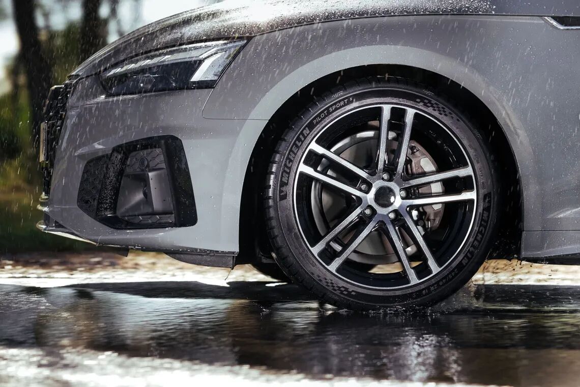 cm8ffwflv00fw01k0ynl6iae6 05 pilot sport 5 max