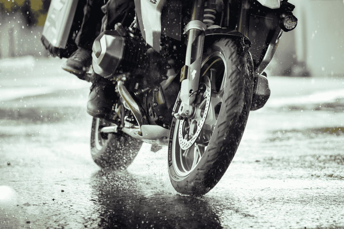 Moto Tło mg 1745 min 1 1 3 Opony
