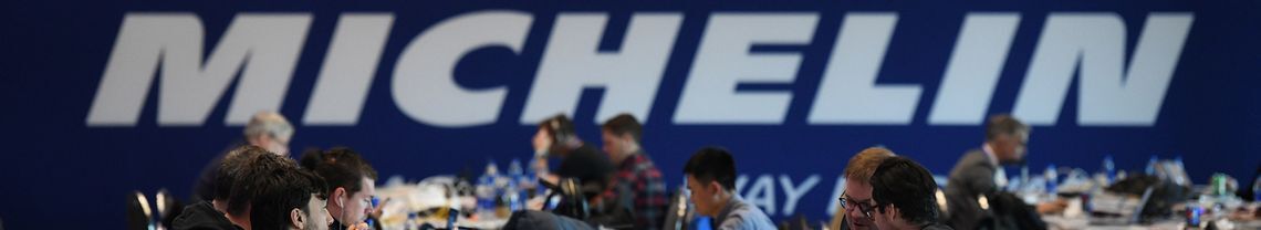 press room header pic max
