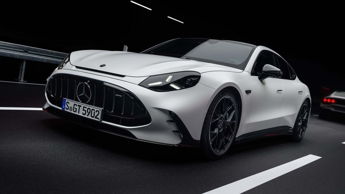 Nowy Mercedes-AMG GT 4-Door Coupé: Rewolucyjna wydajność. Maksymalna intensywność.