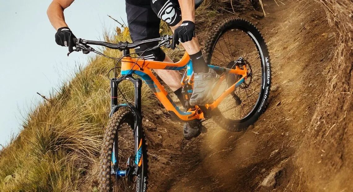 ckmntpas704b301mquzpmdb9u michelin wild enduro on bike medium 0 311 1154 630 max 2