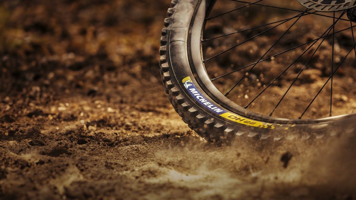 clutl0u6a000q01l0jyahyhzc bi 157 tire michelin dh 22 master features and benefits 3 nosignature 16 slash 9 max