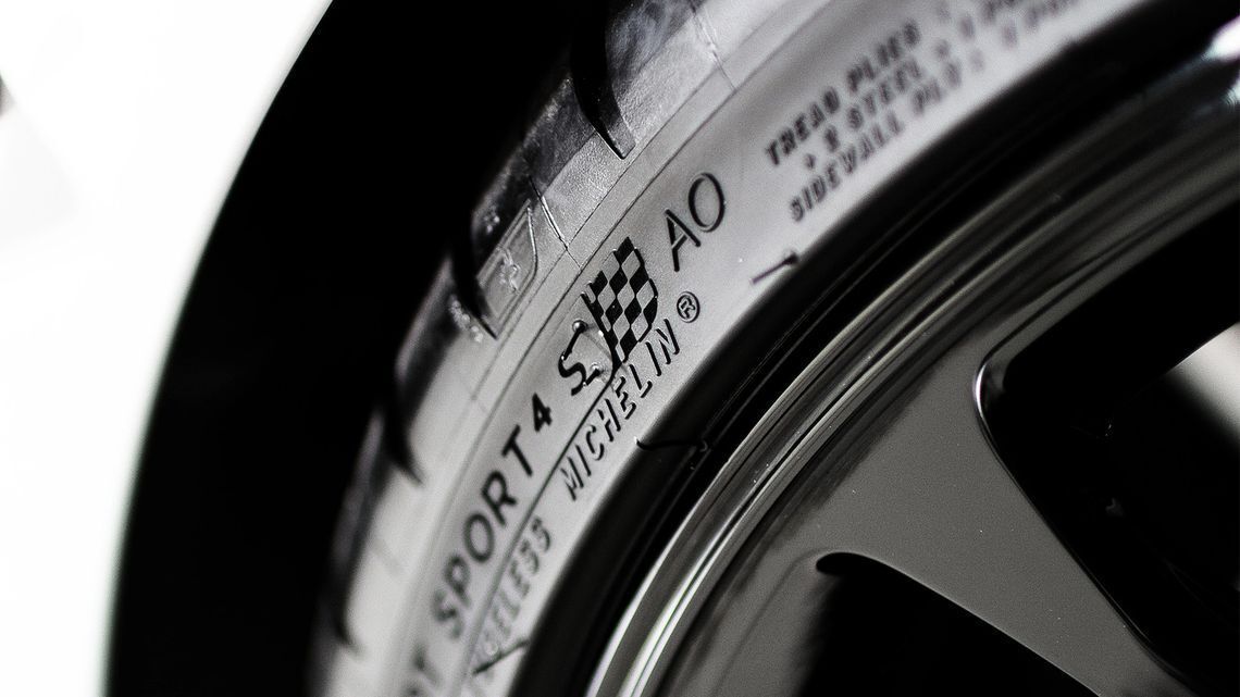 v6k0hcsnp3mf49gb7j9mucb9 clxn4p1tqcv020tl6195016ml michelin pilotsport 4s full 1 full