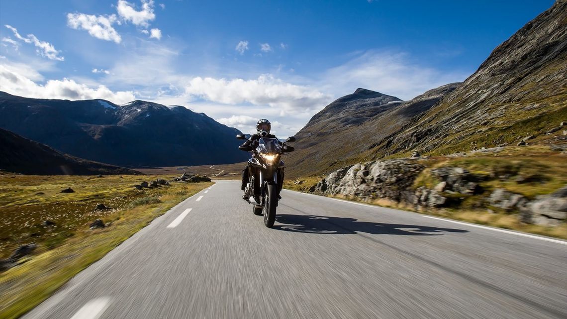 Breaking in new motorcycle tyres