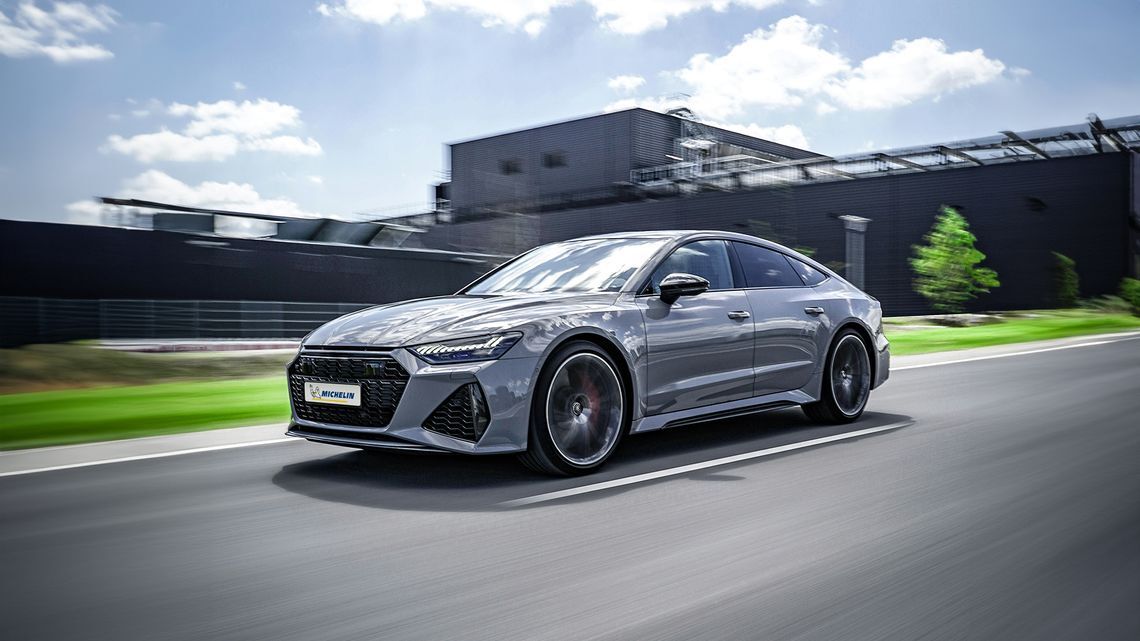 Luxury performance touring tires designed for premium vehicles.