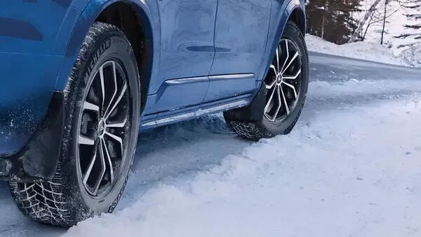 clq2qxlof7i2m01jxpvlrm7vf 4w 464 tire michelin x ice snow suv en us product in context nosignature square max