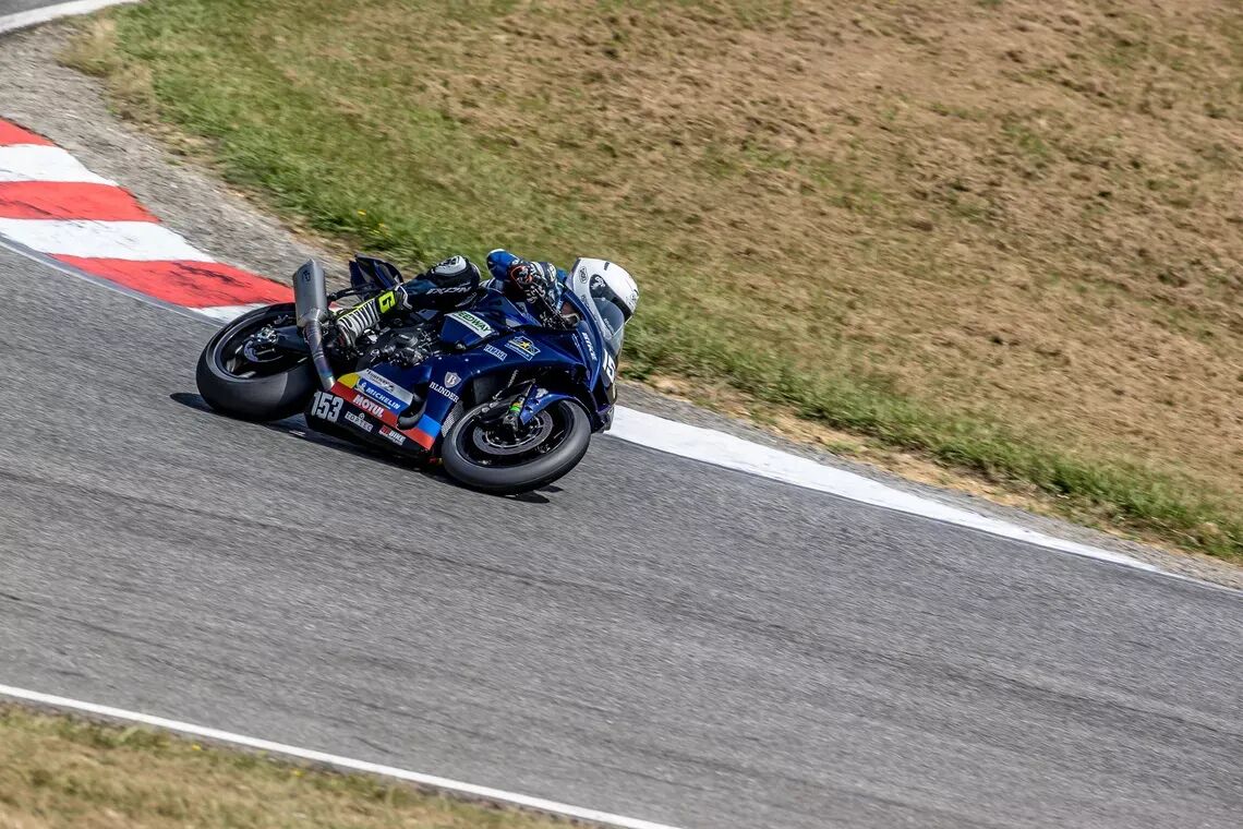 how to choose the best motorcycle tyres for track days full