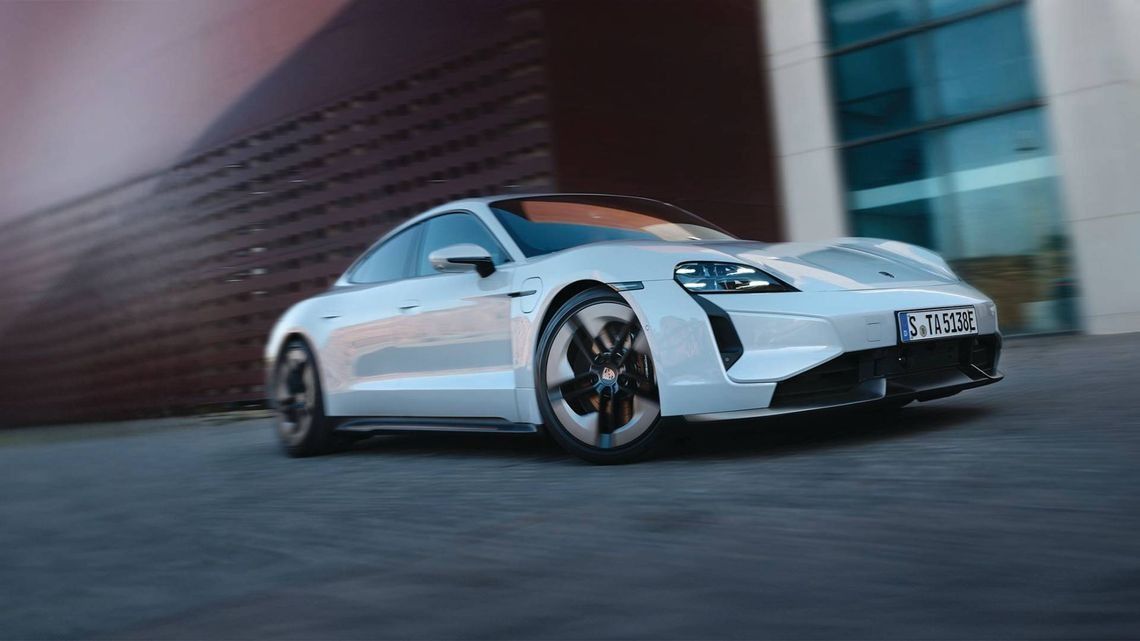 Porsche and Michelin Pilot sport 4