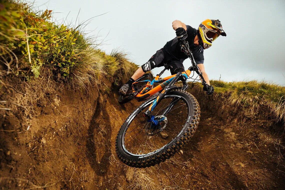 cjyu2wbtm06a70pps133ofeci bike news ews world champion background max