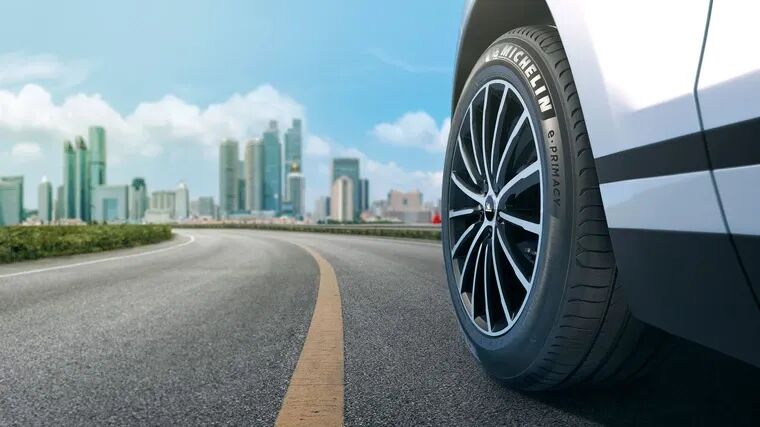 cl2r8rbft01dg01igz9aduykx 4w 484 tire michelin e primacy st ww product in context 2 nosignature 16 slash 9 two thirds
