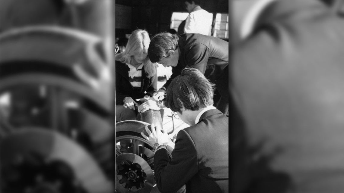 1974: Primeira aparição de pneus slick em um campeonato de motos.