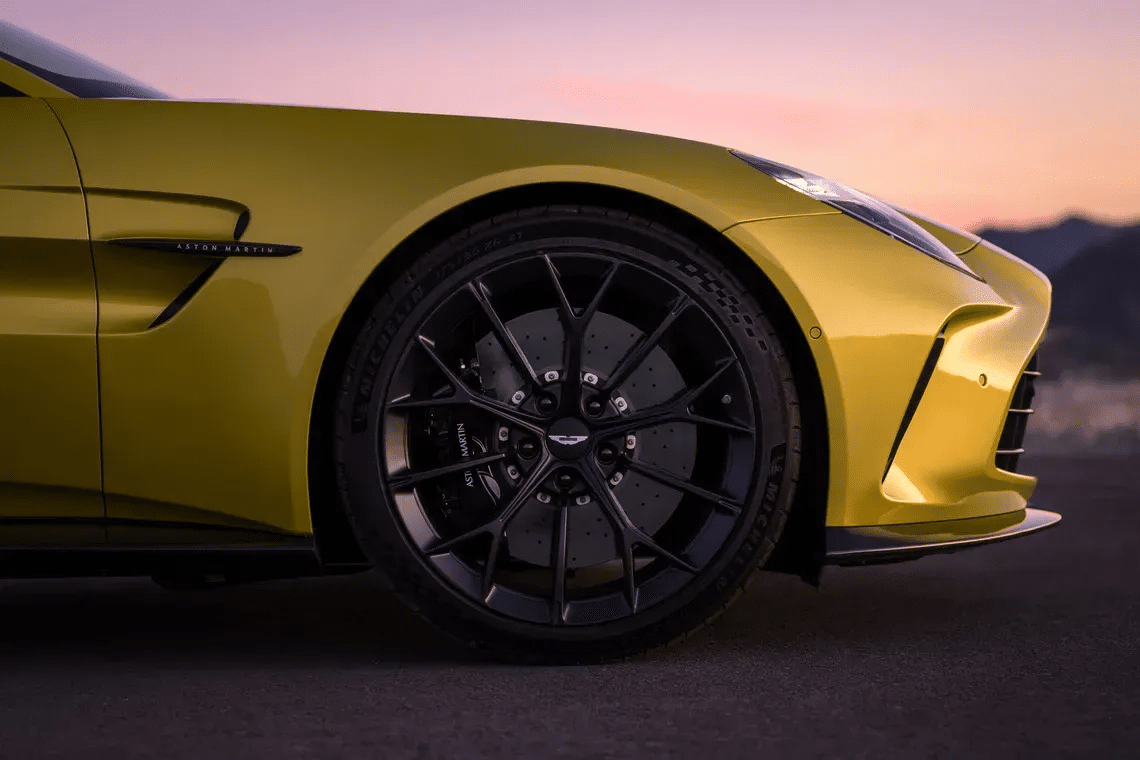Aston Martin Vantage with MICHELIN Pilot Sport S5 tyres