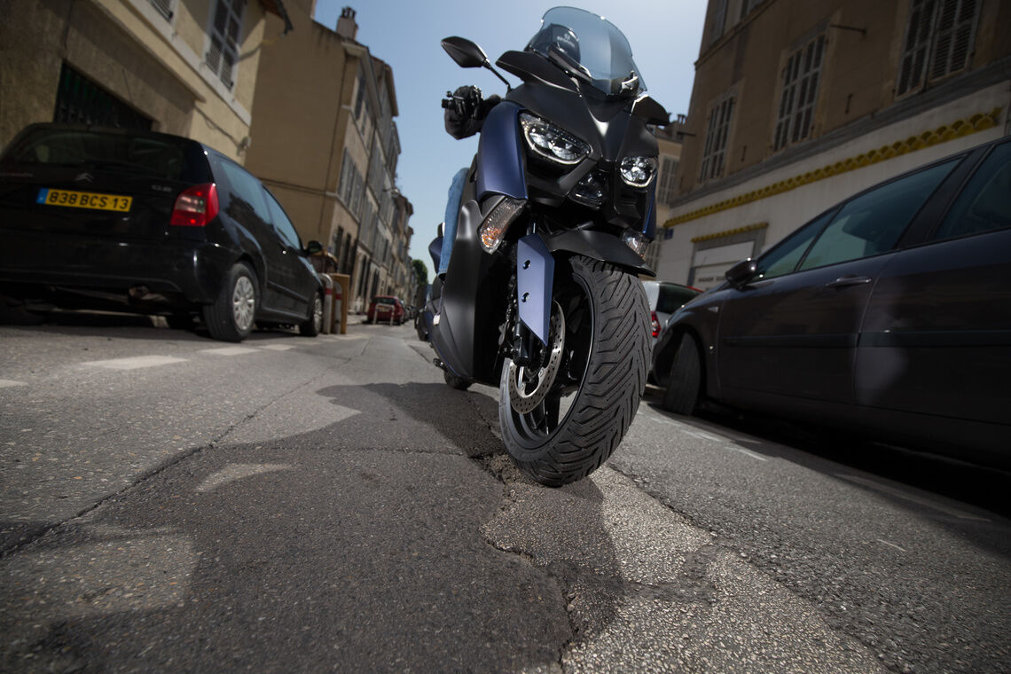 De scooters com motor de combustão interna a scooters elétricas