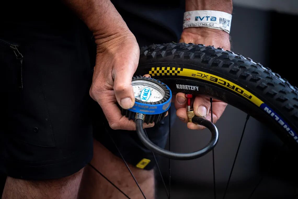 cl8cpckv60ant01lzsl8z8xdu pressure gauge max