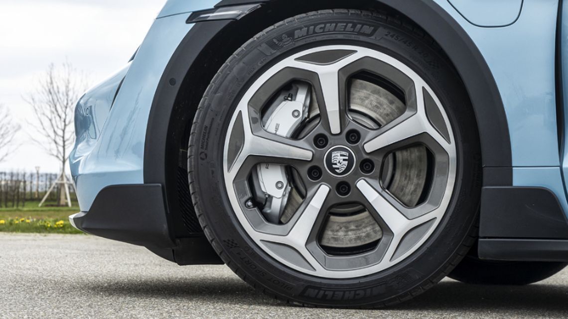 partnership porsche visual 08 full