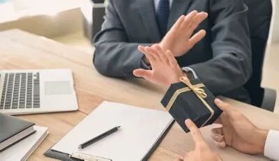 ckz8qdvu0054301pbja12ynru politica de regalos e invitaciones max