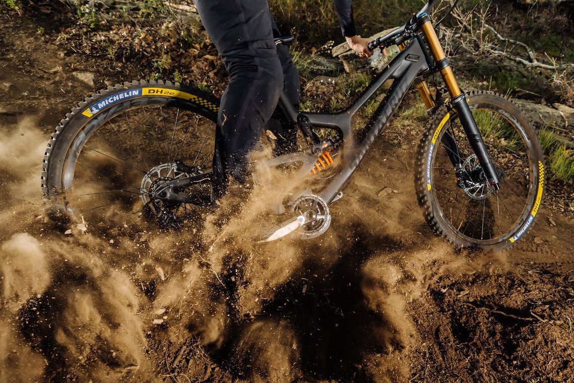 ckffcrzwx07ak01p8yq6rsq8d michelin bicycle dealer background max