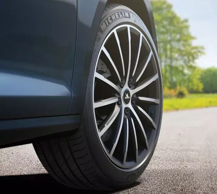 clye18d7b18u60tlr8ov1ftr3 20240117 browseby drivingneeds energyefficiency 01 full