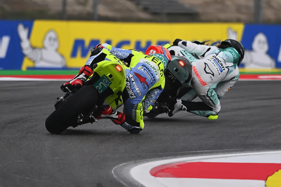 PNEU OFFICIEL DE MOTOE™