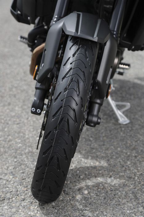 clfqmol891f8q01mfpgstedde michelin photo road5 trail close up 2018 004 one half